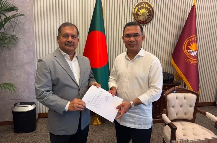 রাজনৈতিক উপদেষ্টা হিসেবে প্রধানমন্ত্রীর কাছে যোগদানপত্র দাখিল করলেন জহির উদ্দিন স্বপন